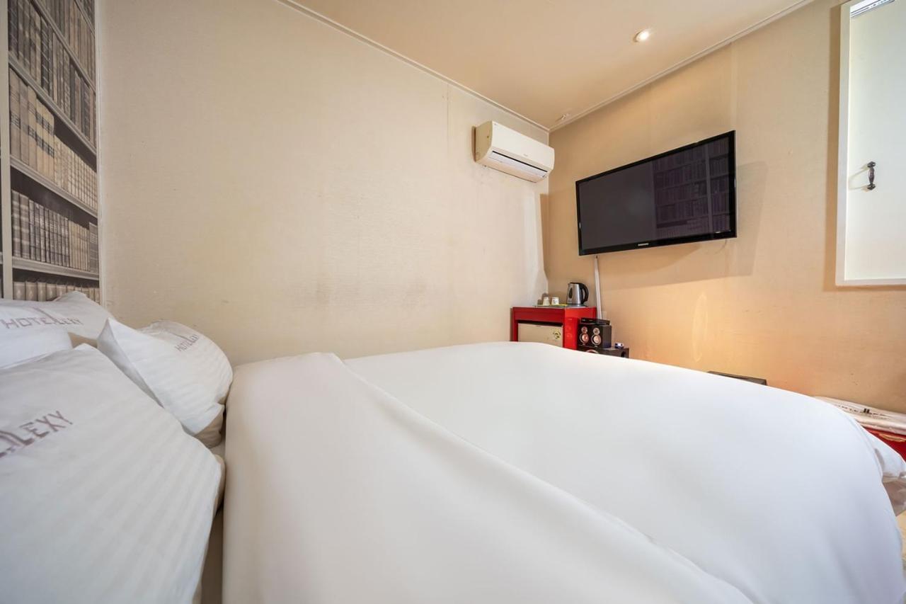 Guri Lexy Hotel Kültér fotó